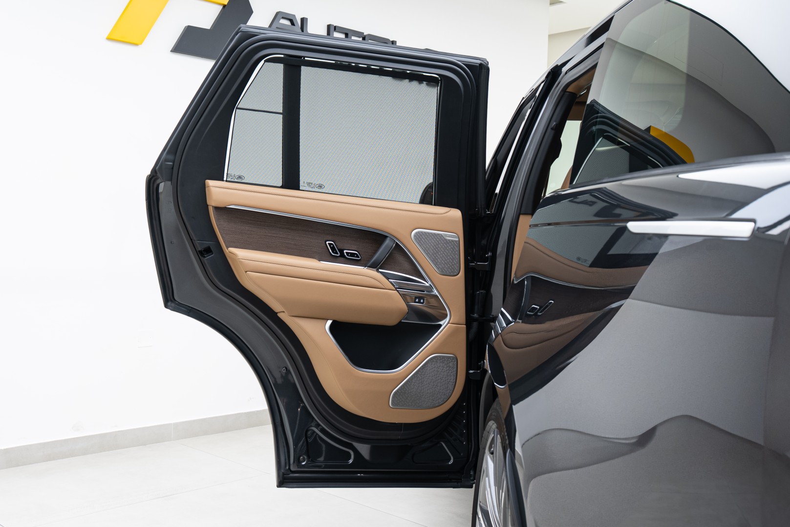 2025 RANGE ROVER P530 AUTOBIOGRAPHY LWB | MAIN DEALER WARRANTY 5 YEARS